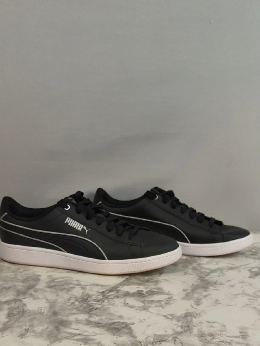 Puma Women's Vikky V2 Low Top Black/Silver Sneakers Size 8.5